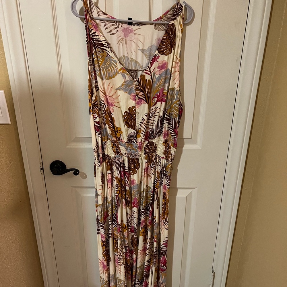 Fun summer maxi type dress.